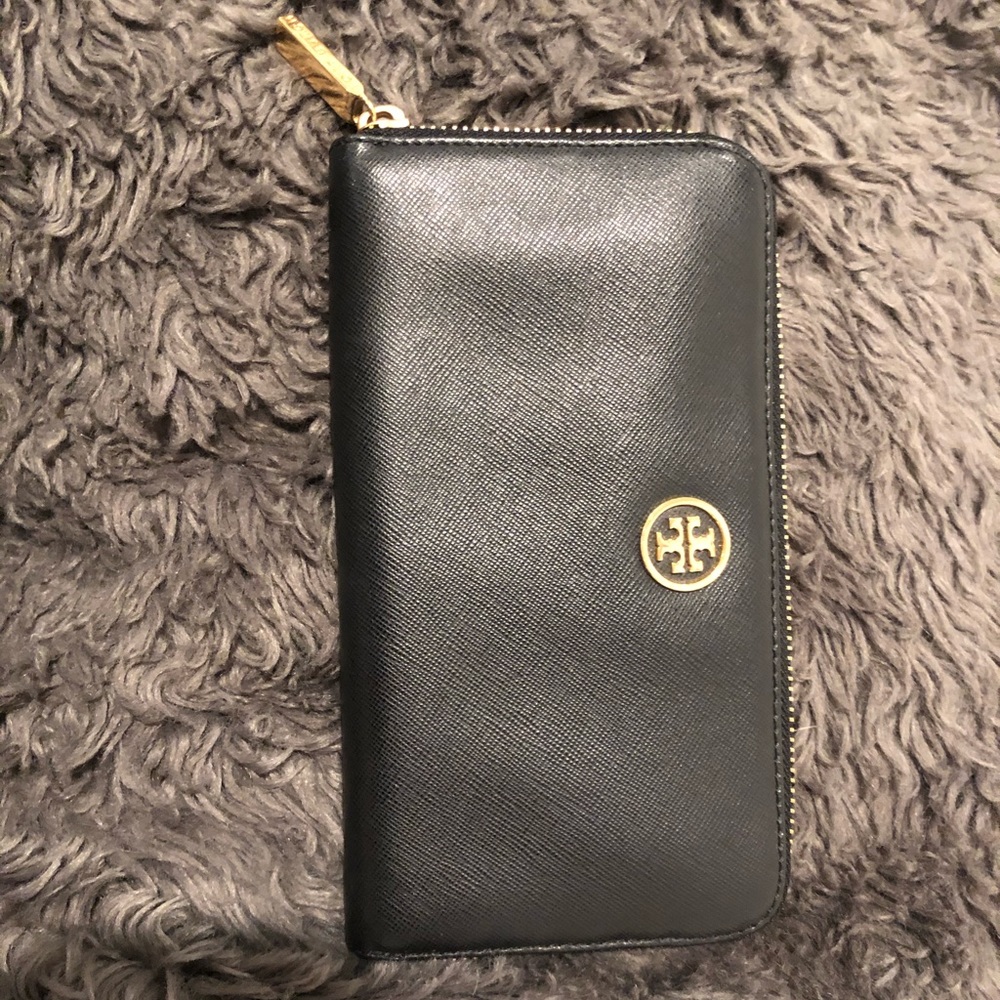 COPY - Never used Tory Burch Big Wallet